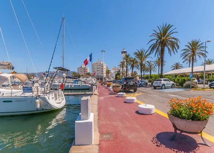 By & Canals Apartment