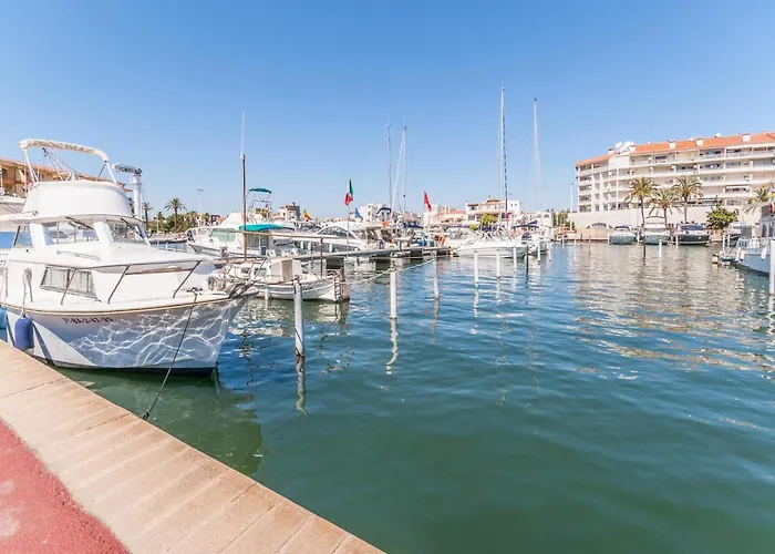 By & Canals Apartment *